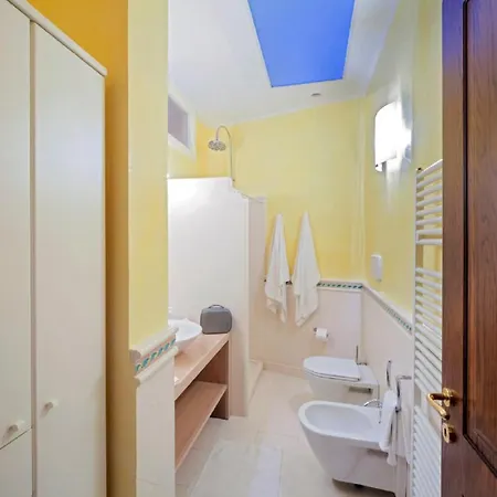 Sleeps 6 Air Con Wifi