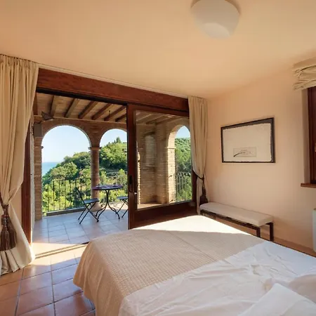 ヴィラ Sleeps 6 Air Con Wifi クプラ・マリッティマ