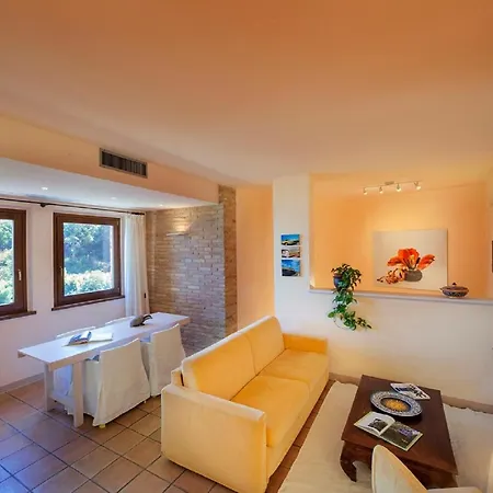 Villa Sleeps 6 Air Con Wifi