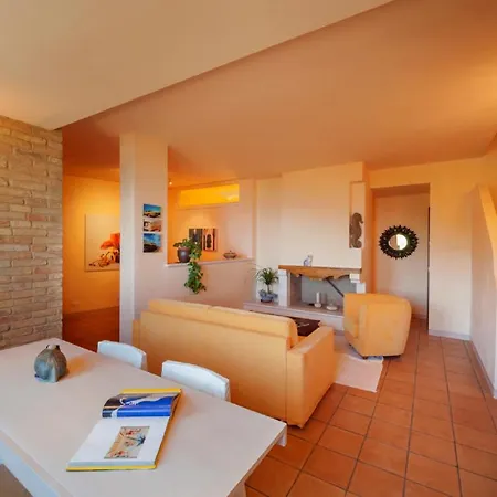 Sleeps 6 Air Con Wifi Villa *