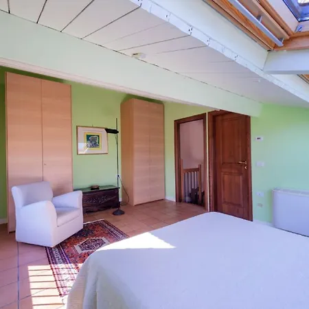 Sleeps 6 Air Con Wifi Villa Cupra Marittima